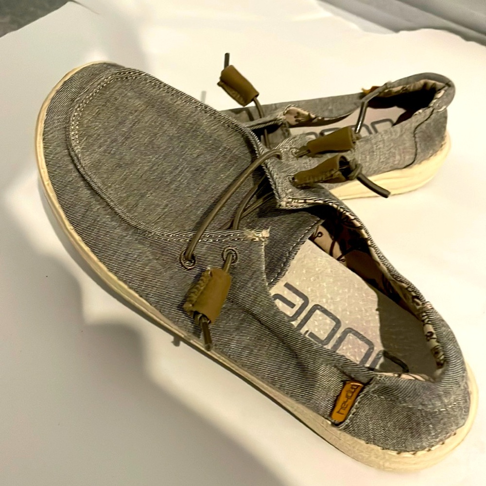 Hey Dude slip on